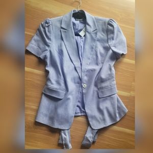 New York and company short sleeve blazer with one button closure